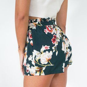 Minit Fashion! Front Tied Fabric Flowy Elastic Floral Shorts NWOT!